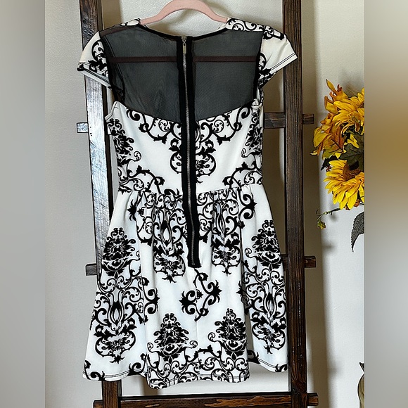 B. Darlin Mini Dress 💲BUNDLE AND SAVE BIG💲 - Picture 2 of 4